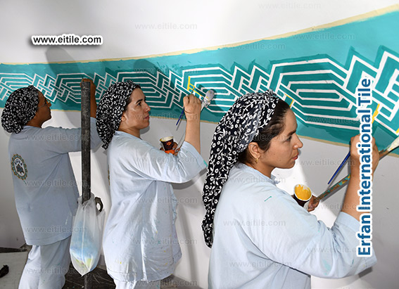 Hand painting Islamic contents on walls and under dome area, www.eitile.com