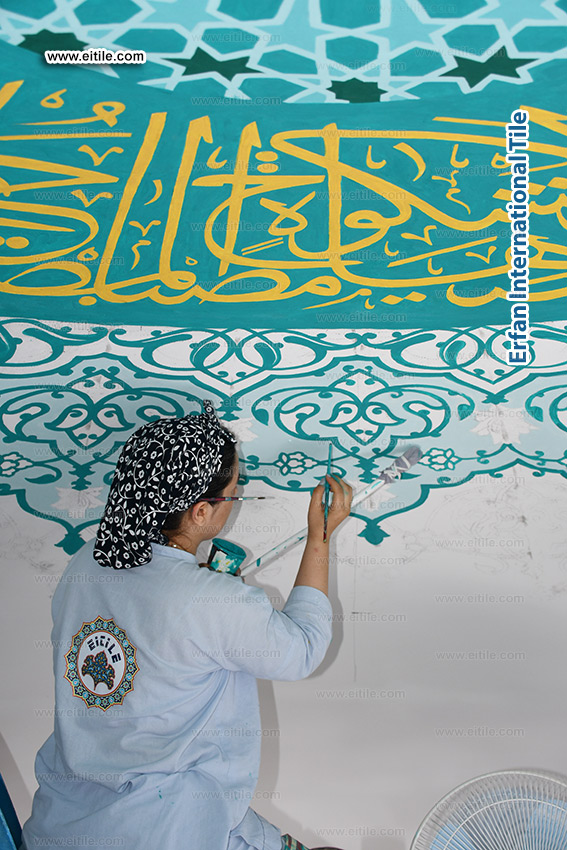 Hand painting Islamic contents on walls and under dome area, www.eitile.com