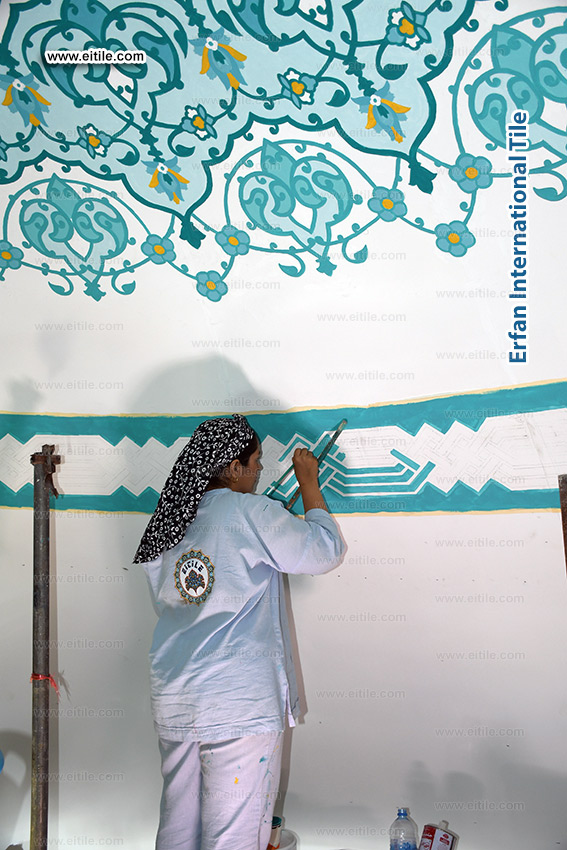 Hand painting Islamic contents on walls and under dome area, www.eitile.com