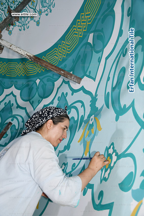 Hand painting Islamic contents on walls and under dome area, www.eitile.com