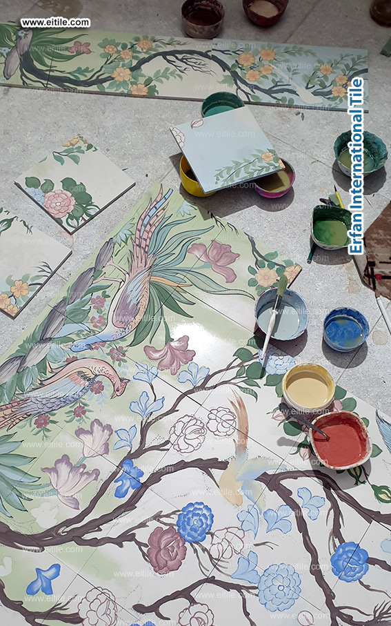 Hand painting pictures on tiles, www.eitile.com
