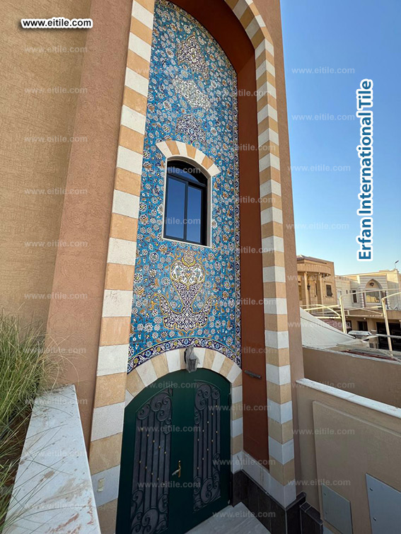 A blue background for blooming beauty—Eitile’s floral artistry on this villa facade, www.eitile.com