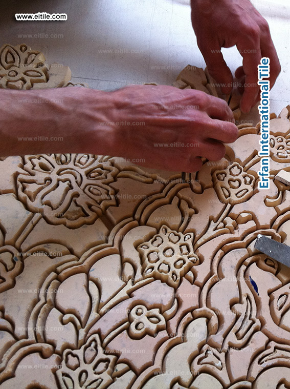 Iranian artists at Eitile hand-sketched every element of this floral panel to reflect Persian elegance and Omani luxury, www.eitile.com Iranian artists at Eitile hand-sketched every element of this floral panel to reflect Persian elegance and Omani luxury, www.eitile.com